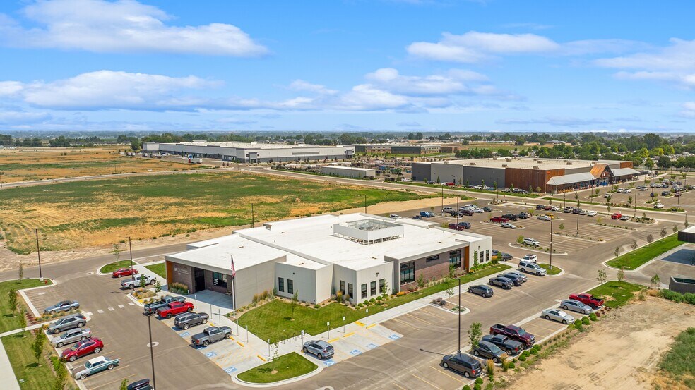 805 Saddle Ave, Caldwell, ID à vendre - Photo du bâtiment - Image 3 de 15