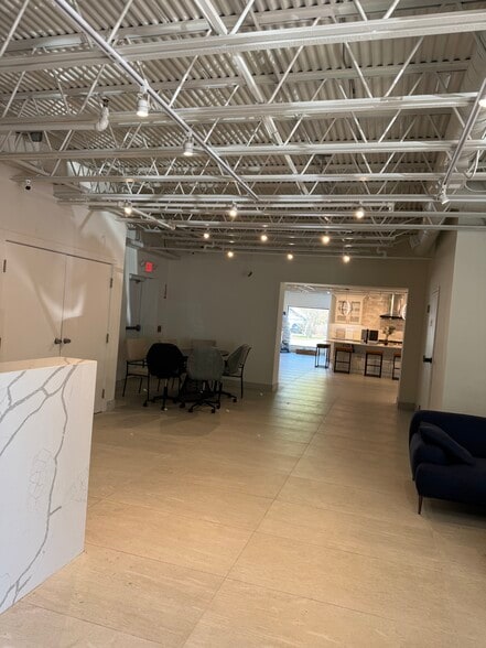 875 Park St, Stoughton, MA for lease - Building Photo - Image 2 of 7