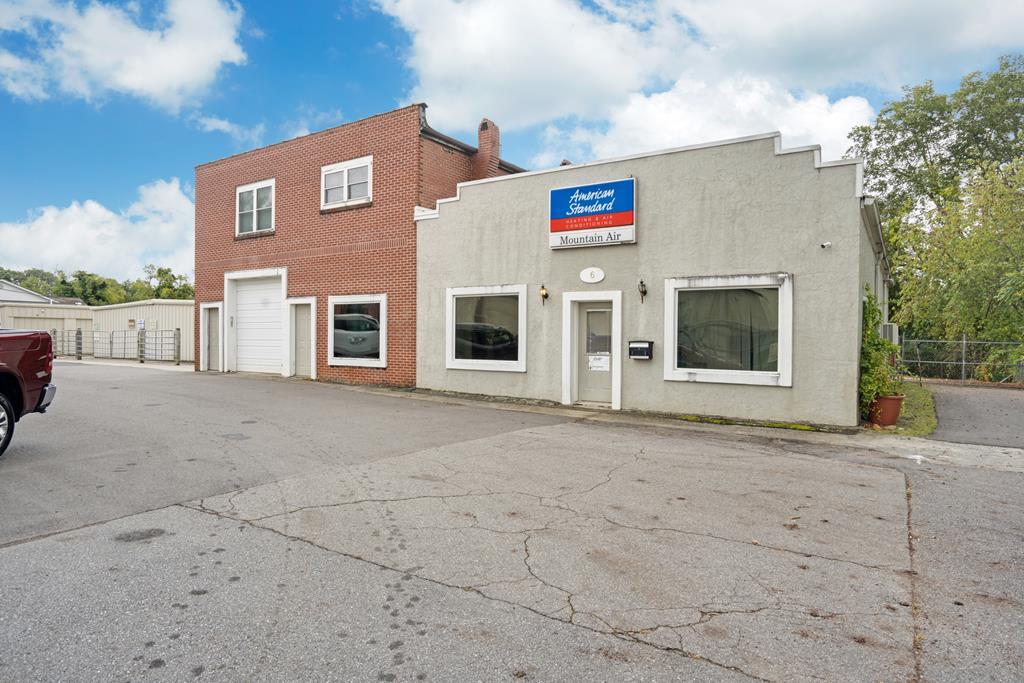 6 Sanderson St, Hayesville, NC for sale Primary Photo- Image 1 of 49