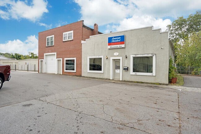 Plus de détails pour 6 Sanderson St, Hayesville, NC - Flex à vendre