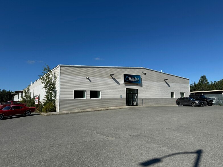 151 Warehouse Dr, Soldotna, AK à louer - Photo du bâtiment - Image 2 de 33
