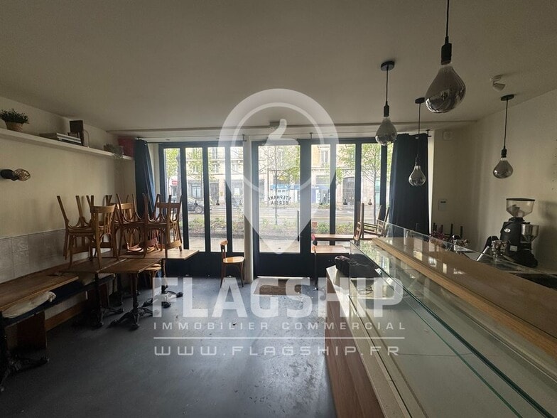 Retail in Paris for lease - Interior Photo - Image 2 of 9