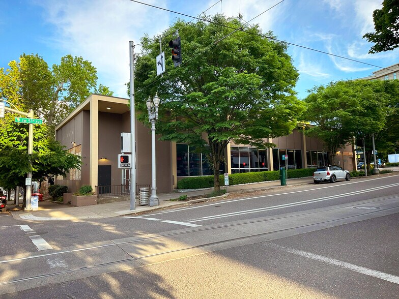 1900 SW 5th Ave, Portland, OR for lease - Building Photo - Image 1 of 6