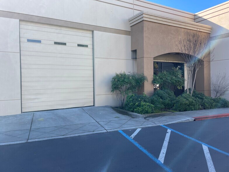 455-485 Technology Way, Napa, CA for lease - Building Photo - Image 2 of 9