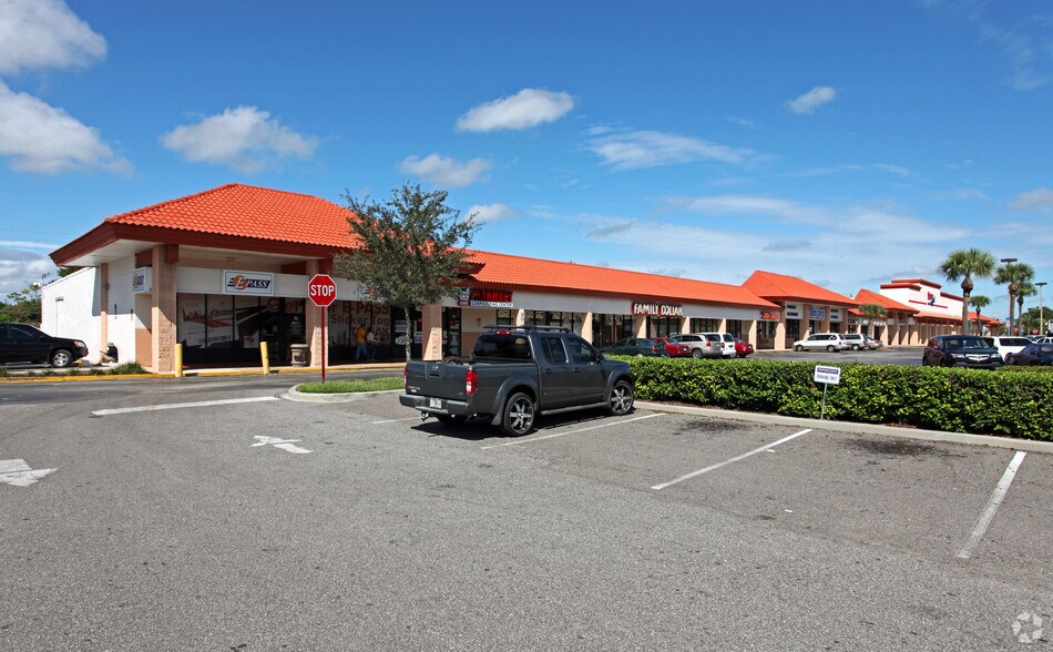 672-762 S Goldenrod Rd, Orlando, FL à louer - Photo principale - Image 1 de 2