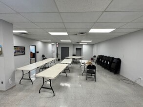 2270 Boul Industriel, Laval, QC for lease Interior Photo- Image 2 of 8