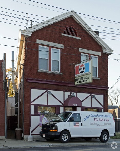 7208 Montgomery Rd, Cincinnati, OH à vendre - Photo du bâtiment - Image 2 de 3