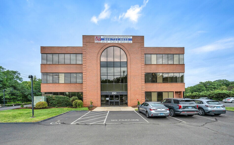 290 Roberts St, East Hartford, CT à louer - Photo du bâtiment - Image 2 de 33