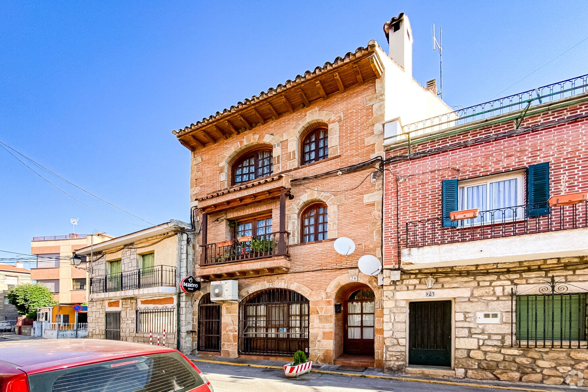 Calle Mayor, 76, Guadalix de la Sierra, Madrid for lease Primary Photo- Image 1 of 3