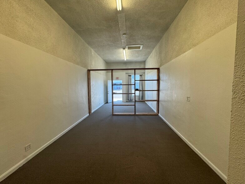 1313-1317 E Compton Blvd, Compton, CA à louer - Photo du bâtiment - Image 3 de 6