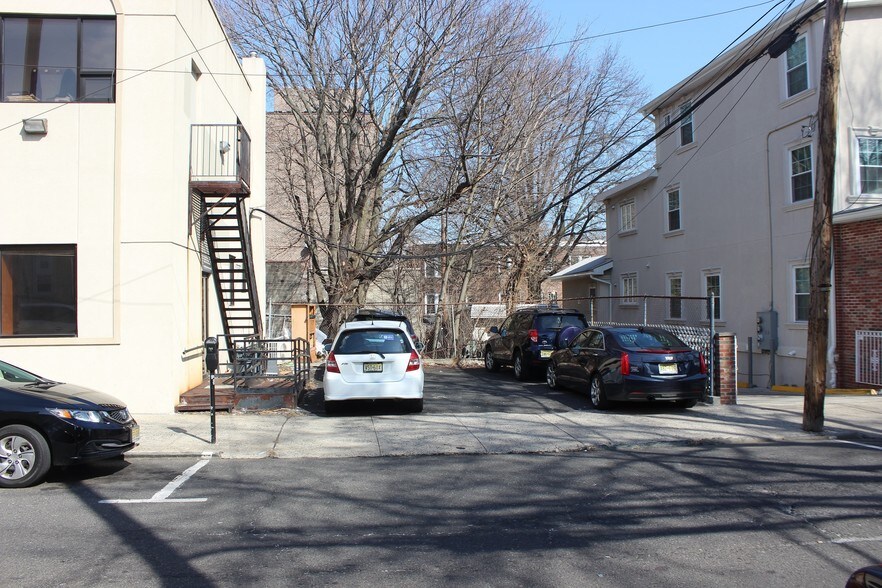 7500 Bergenline Ave, North Bergen, NJ à louer - Photo du bâtiment - Image 3 de 12