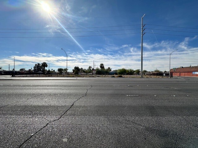 3400 Charleston Blvd, Las Vegas, NV à vendre Photo du bâtiment- Image 1 de 6