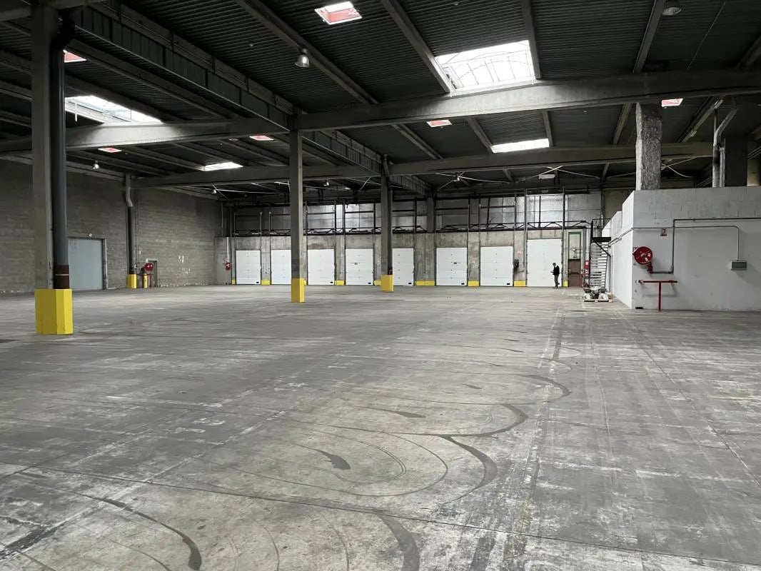 Flex in Corbas for lease Interior Photo- Image 1 of 8