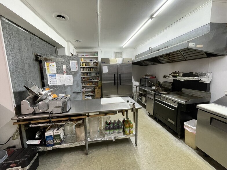 12550 Airport Hwy, Swanton, OH à vendre - Photo du bâtiment - Image 3 de 9