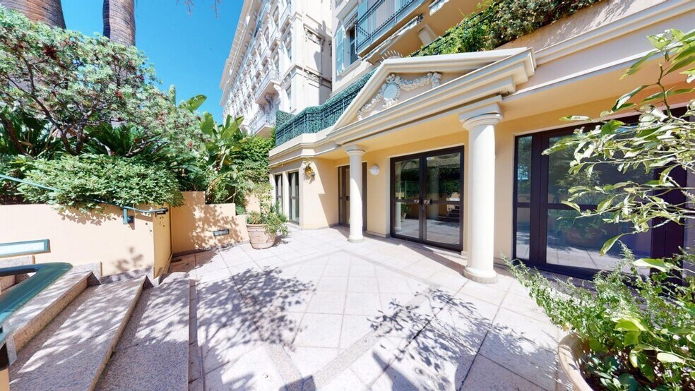 Bureau dans Nice à vendre - Photo du bâtiment - Image 3 de 21