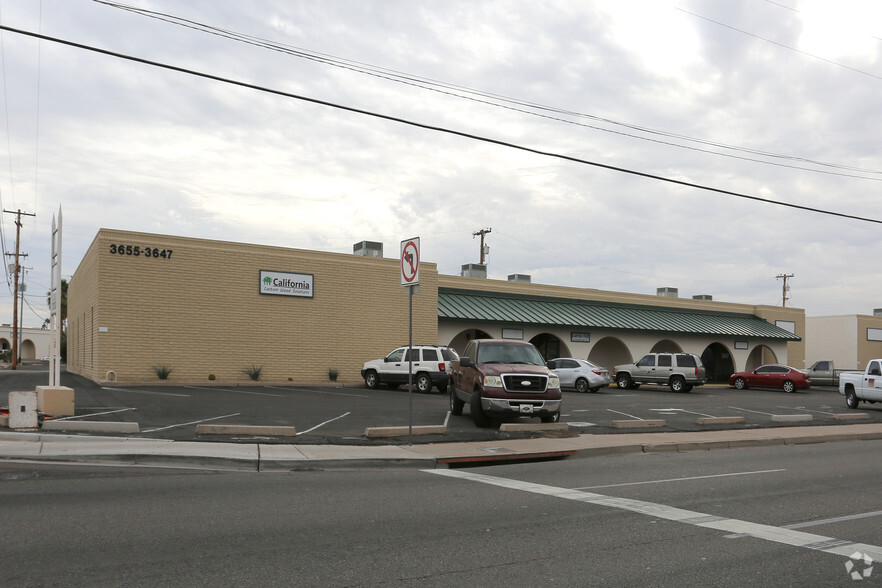 3647-3655 N 35th Ave, Phoenix, AZ for lease - Primary Photo - Image 1 of 6