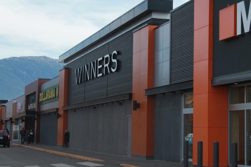 4741 Lakelse Ave, Terrace, BC à louer - Photo du bâtiment - Image 3 de 3