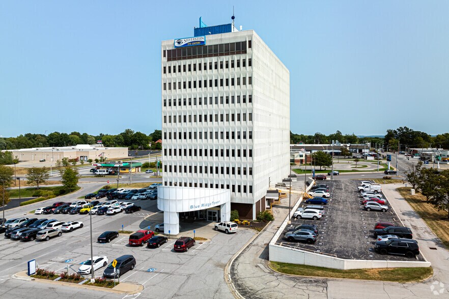 4240 Blue Ridge Blvd, Kansas City, MO à louer - Photo du bâtiment - Image 1 de 14