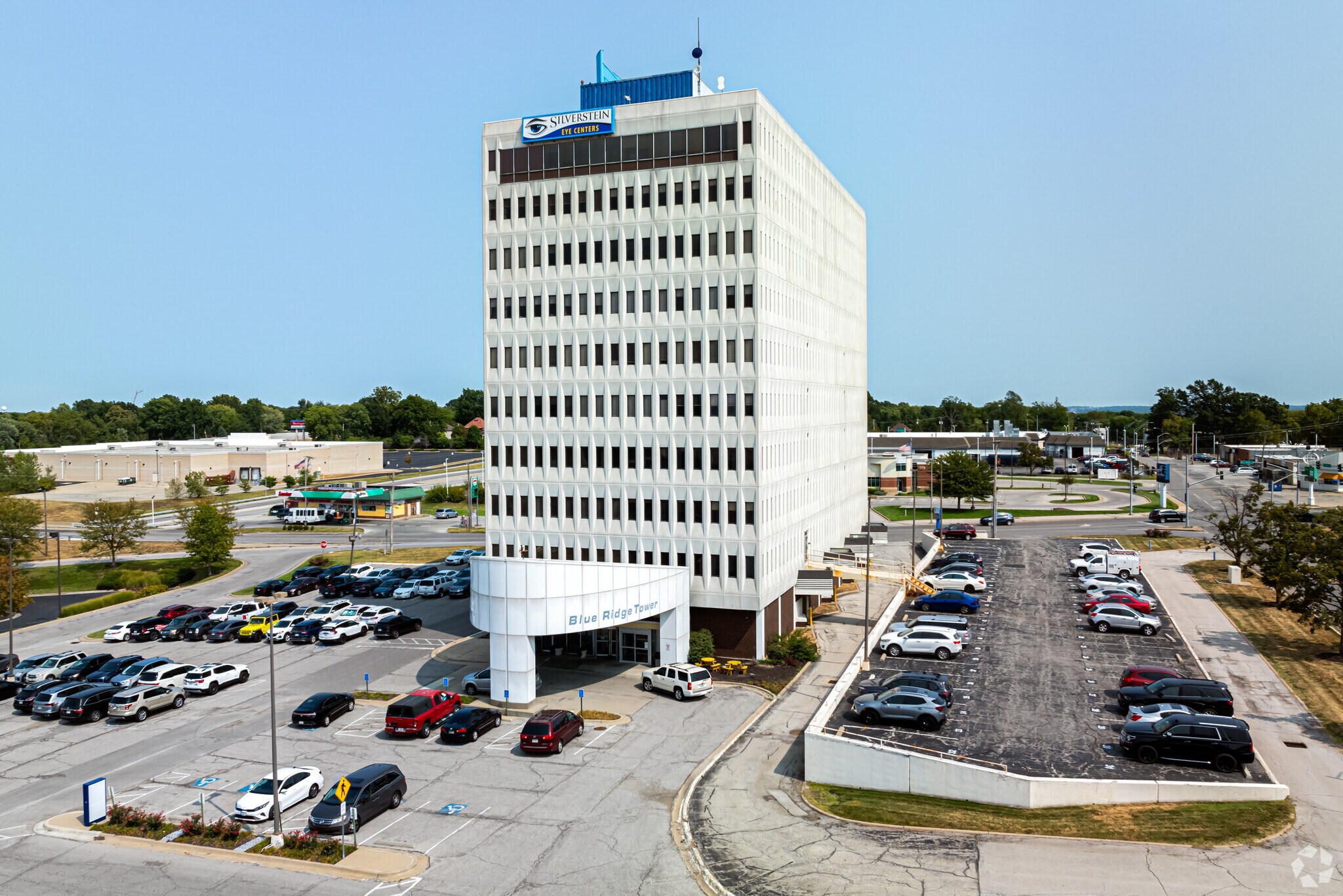 4240 Blue Ridge Blvd, Kansas City, MO à louer Photo du bâtiment- Image 1 de 15