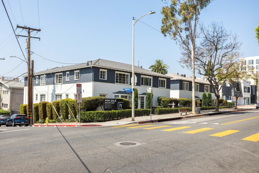 8730-8736 Holloway Dr, West Hollywood, CA à vendre - Photo du bâtiment - Image 1 de 12