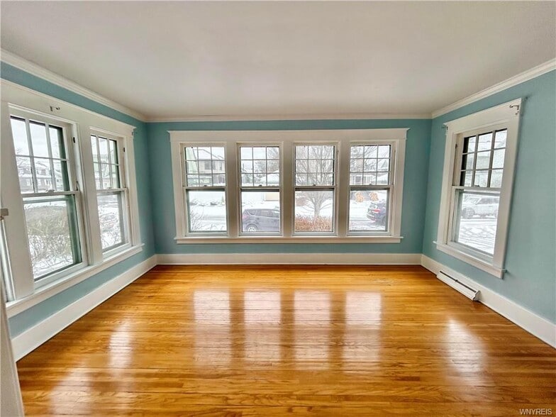 510 Tacoma Ave, Buffalo, NY à vendre - Photo du bâtiment - Image 2 de 22