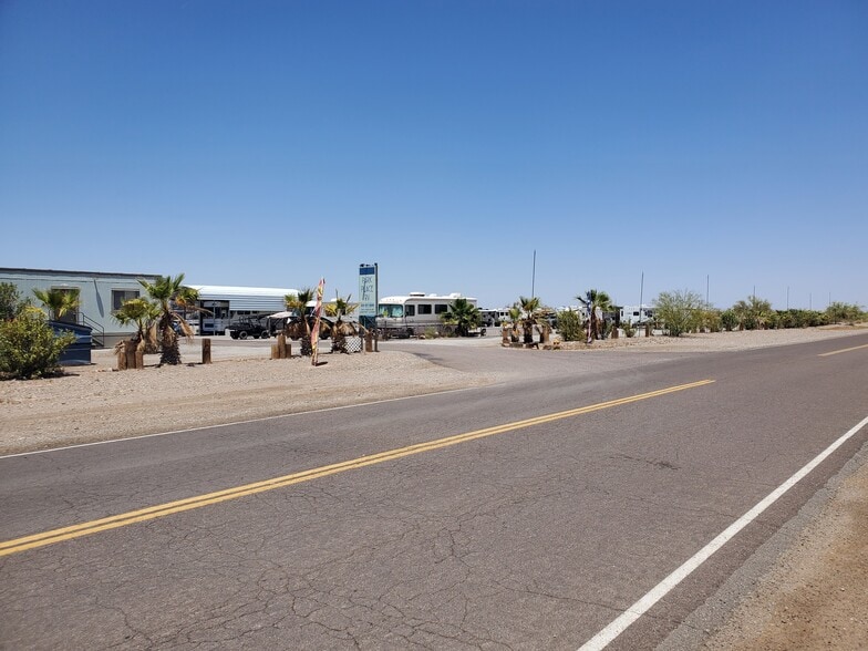 391 N Riggles Ave, Quartzsite, AZ à vendre - Photo du bâtiment - Image 3 de 22