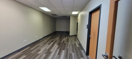 808-908 W Maple St, Hartville, OH for lease Building Photo- Image 2 of 5