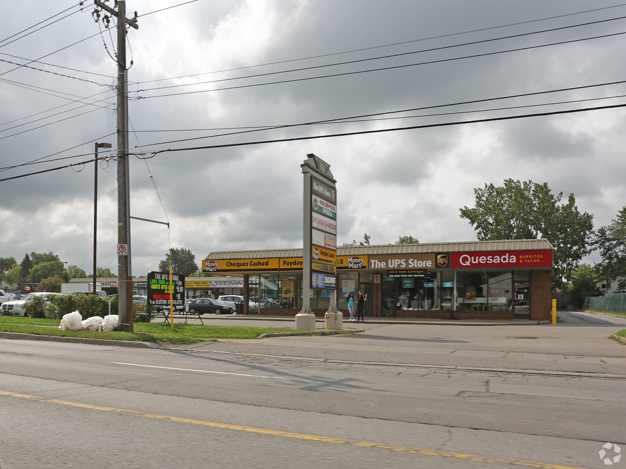 6980-7000 Mcleod Rd, Niagara Falls, ON à vendre Photo principale- Image 1 de 1