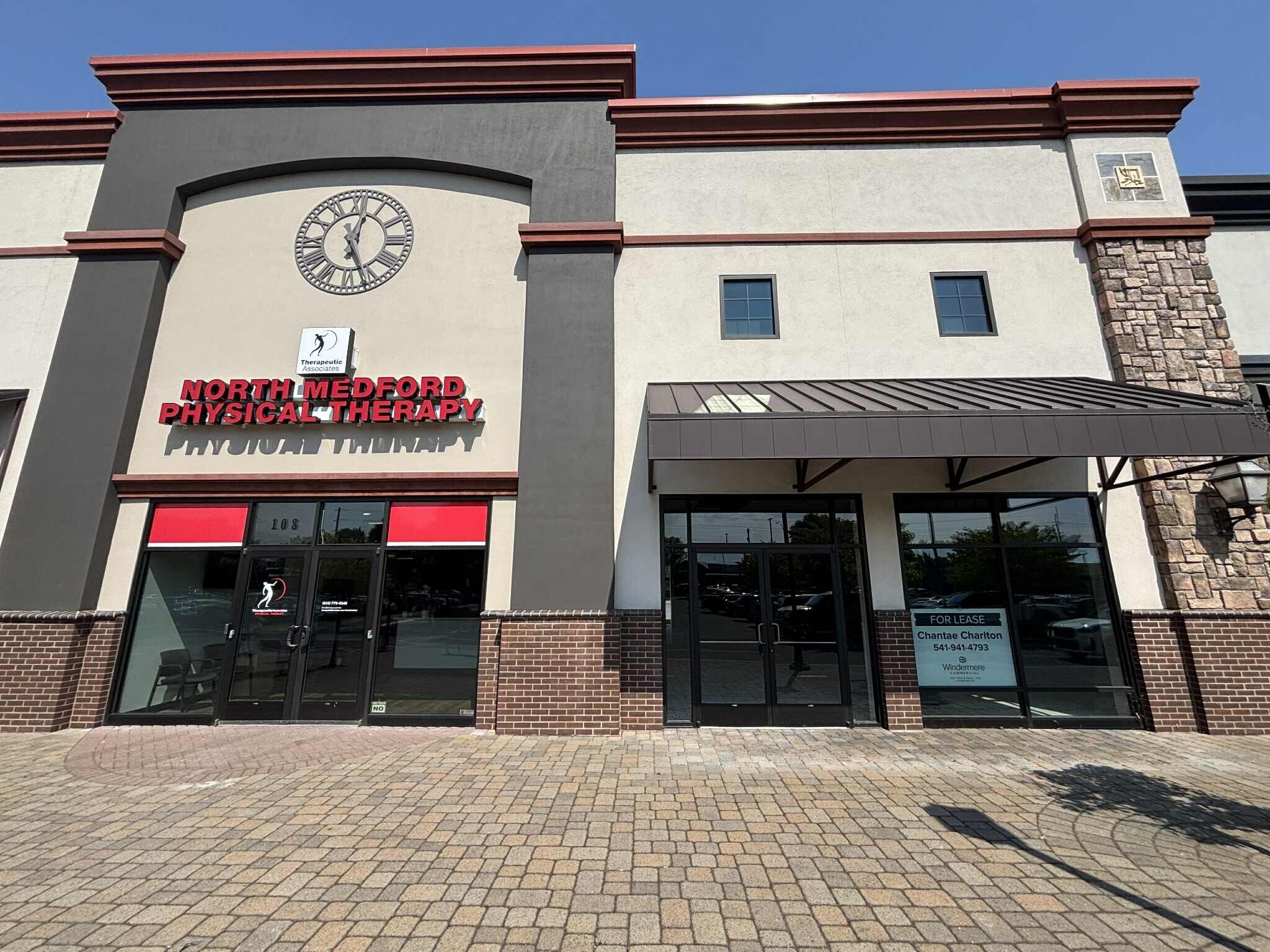 1251 E McAndrews, Medford, OR for lease Interior Photo- Image 1 of 27