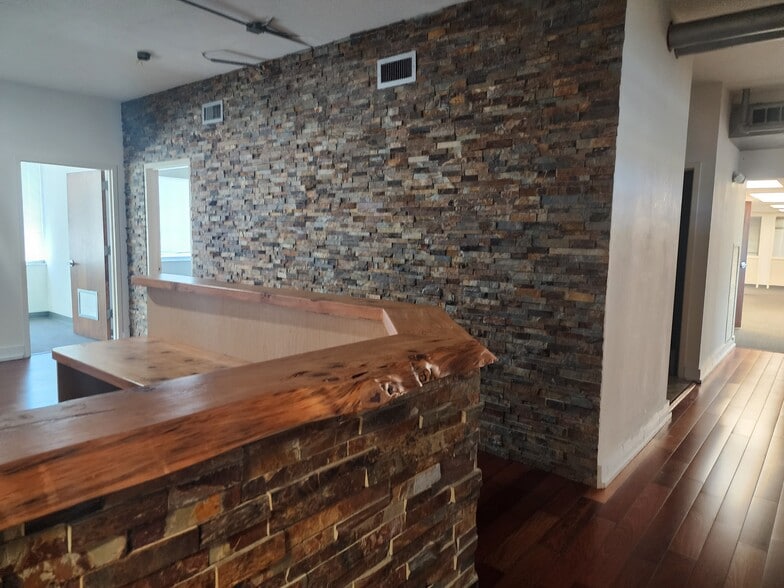 33 6th St S, Saint Petersburg, FL for lease - Interior Photo - Image 3 of 8