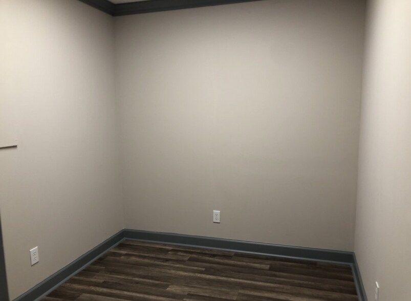 12800 Townepark Way, Louisville, KY for lease - Building Photo - Image 2 of 5