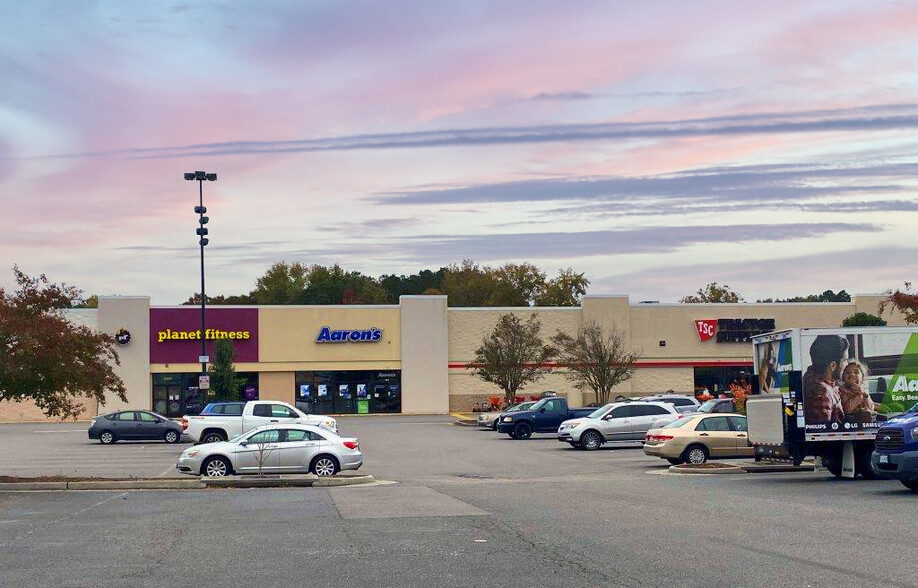 6533-6585 Market Dr, Gloucester, VA for lease - Building Photo - Image 1 of 21