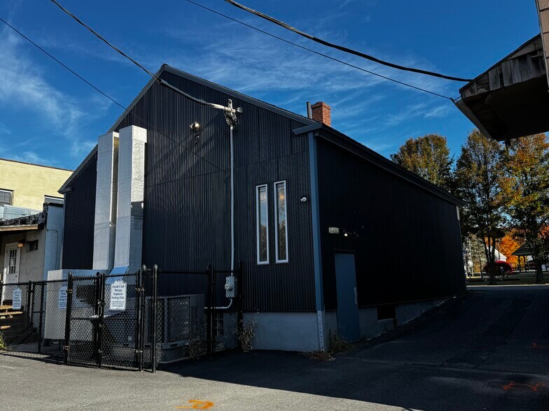 1372 Main St, Palmer, MA à louer - Photo du bâtiment - Image 3 de 45