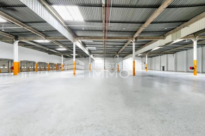 Flex in Trappes for lease - Interior Photo - Image 2 of 7