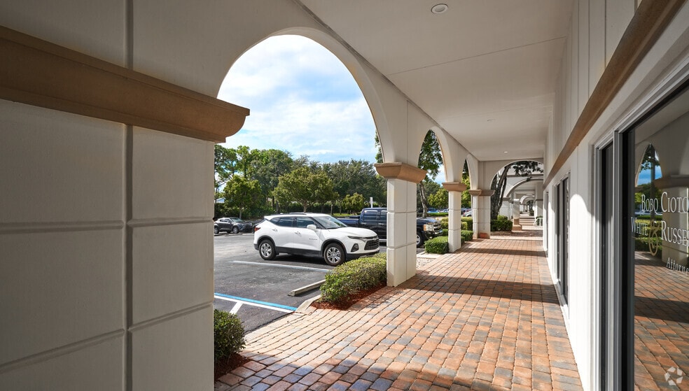 11641 Kew Gardens Ave, Palm Beach Gardens, FL for lease - Building Photo - Image 3 of 7