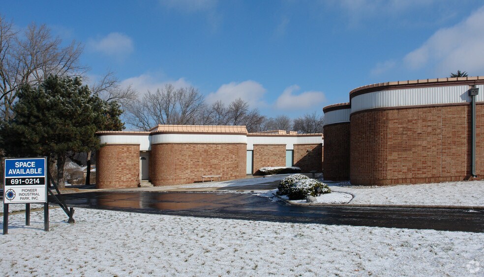 5016 N University St, Peoria, IL à louer - Photo du bâtiment - Image 2 de 10