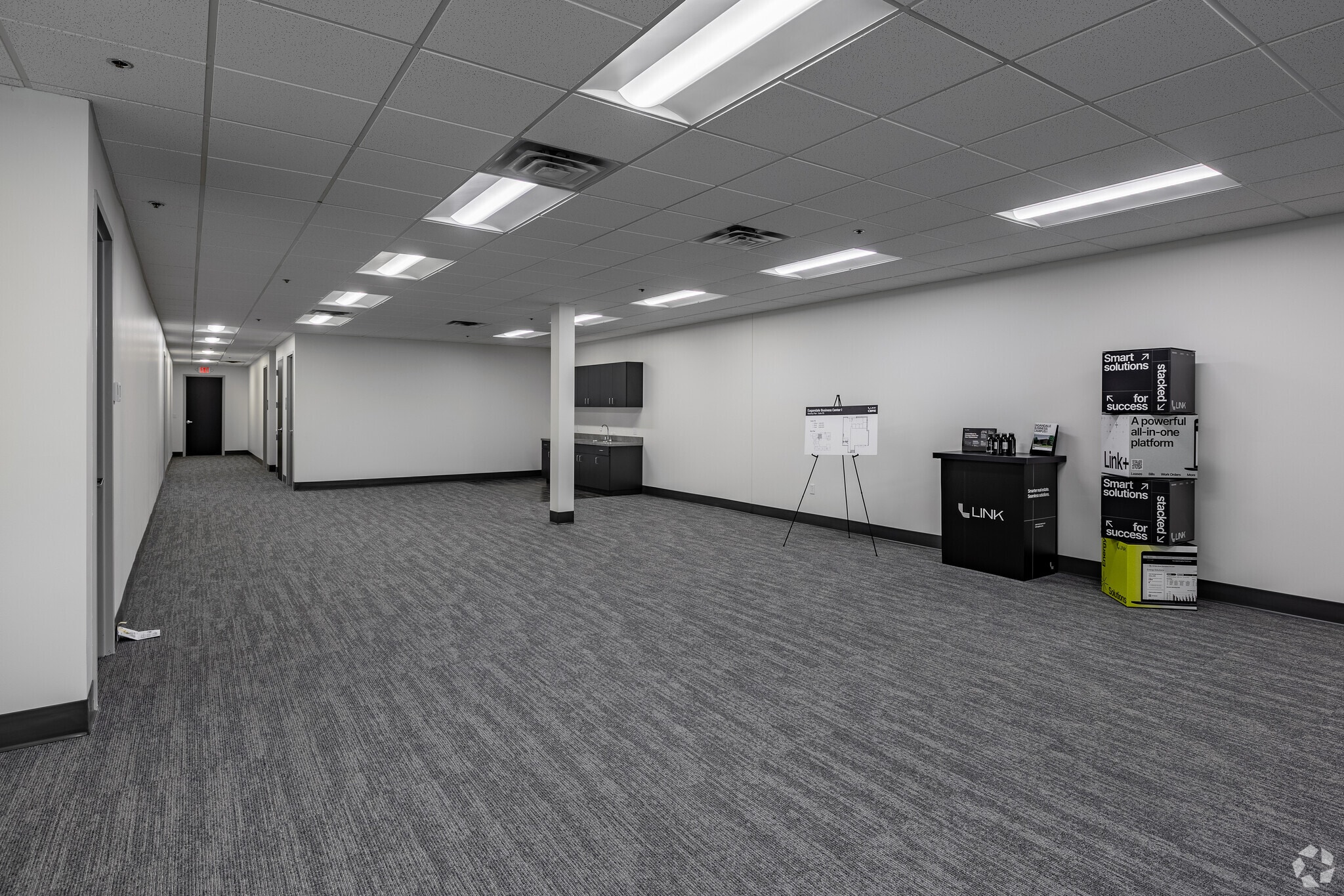 1301 Corporate Center Dr, Eagan, MN for lease Interior Photo- Image 1 of 6