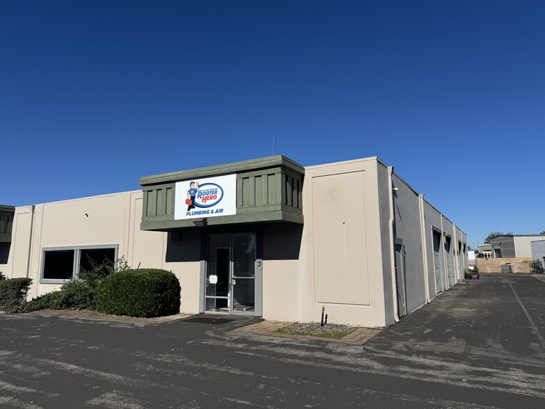 5750-5778 Commerce Blvd, Rohnert Park, CA for lease - Building Photo - Image 1 of 10