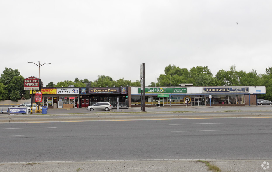 372 Queen St E, Brampton, ON for lease - Primary Photo - Image 1 of 2