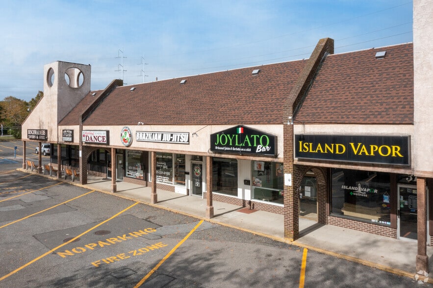 21-51 Route 25A, Mount Sinai, NY for lease - Building Photo - Image 3 of 5