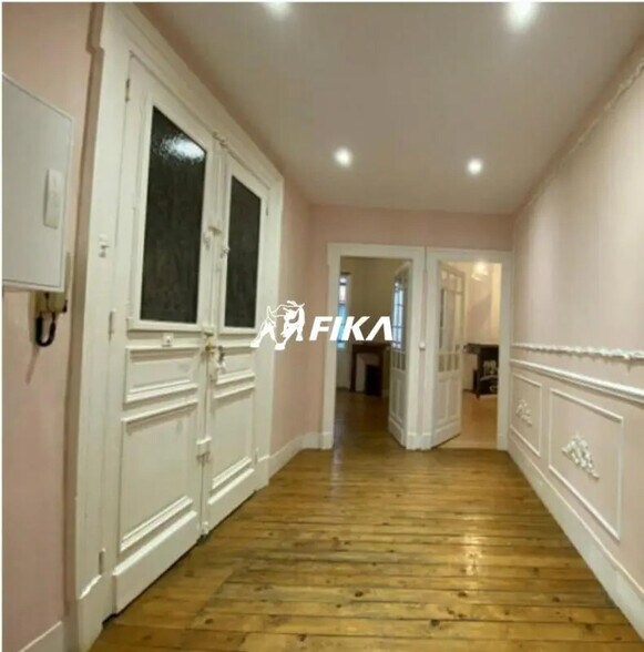 Office in Toulouse for lease - Interior Photo - Image 2 of 10