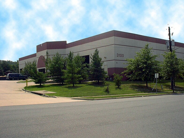 3100 Kaverton Rd, Forestville, MD à louer - Photo du bâtiment - Image 2 de 5