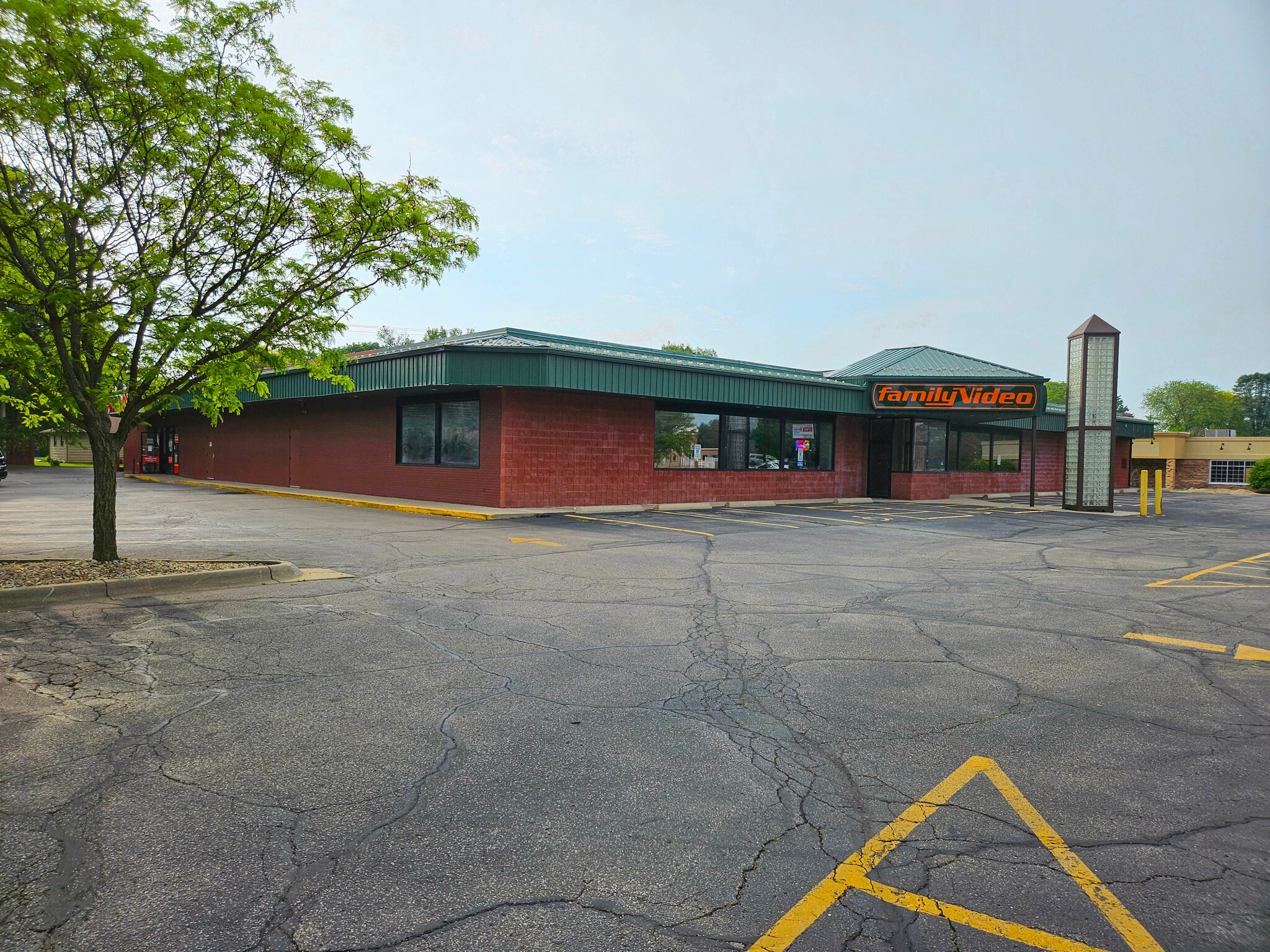 5 S Harmony Dr, Janesville, WI for lease Building Photo- Image 1 of 10