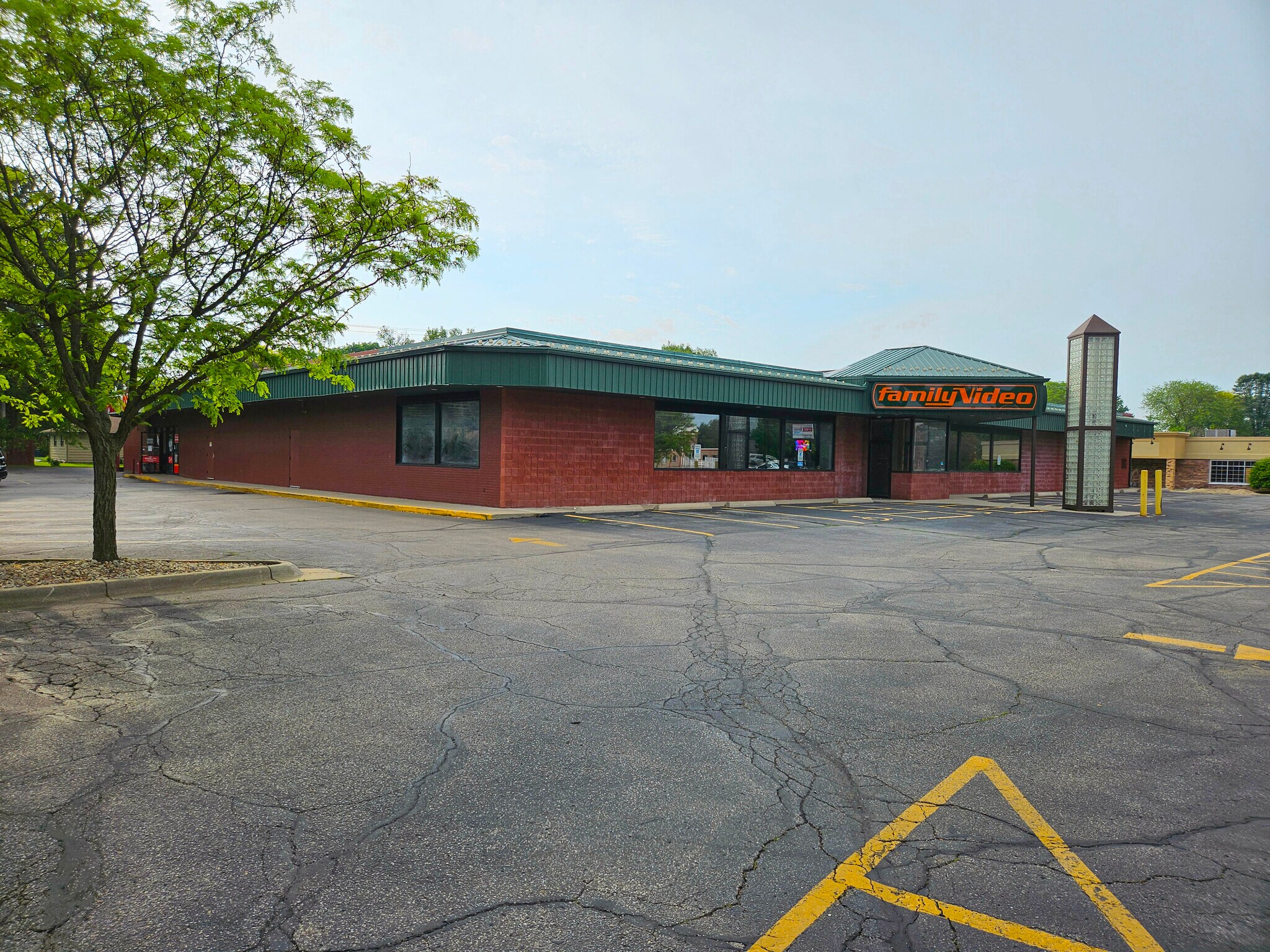5 S Harmony Dr, Janesville, WI à louer Photo du bâtiment- Image 1 de 10
