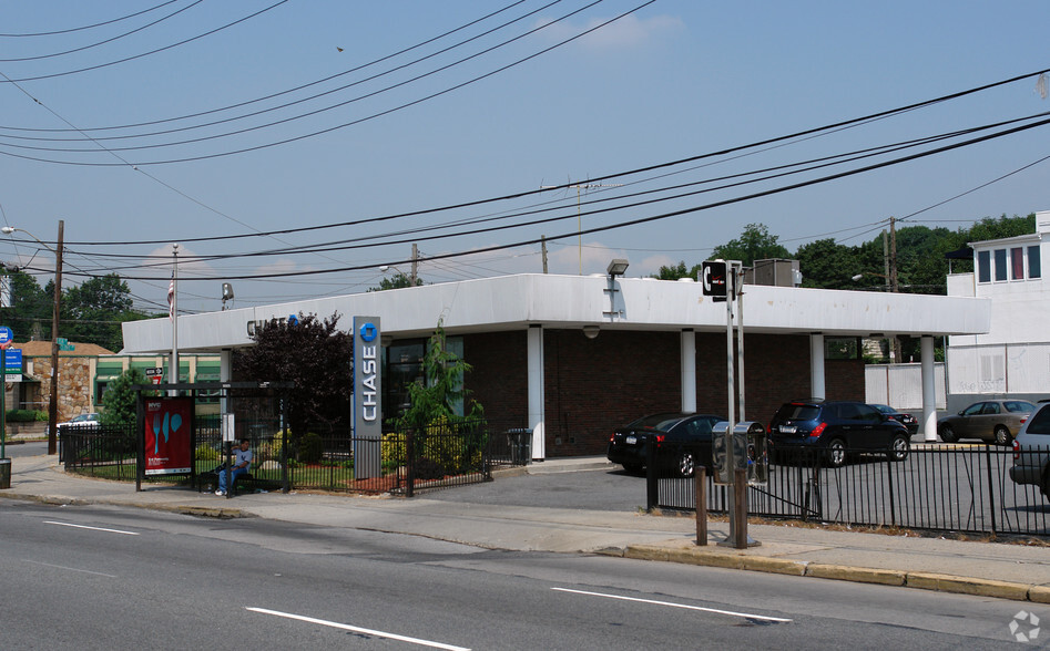 1151 Hylan Blvd, Staten Island, NY for lease - Primary Photo - Image 1 of 2