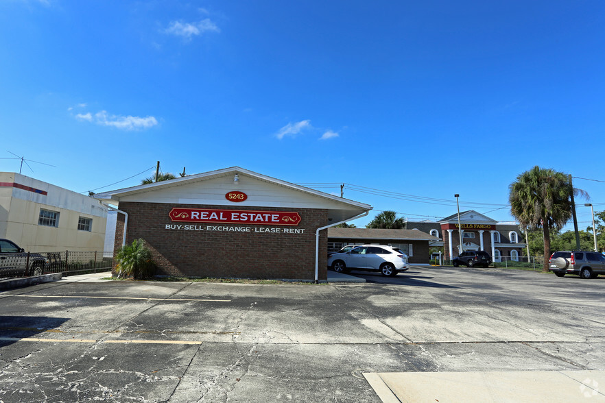 5243 Gall Blvd, Zephyrhills, FL for lease - Building Photo - Image 2 of 4