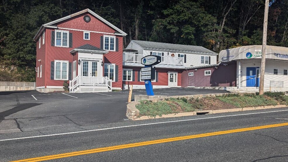 603 Great Rd, North Smithfield, RI à louer - Photo du bâtiment - Image 1 de 3