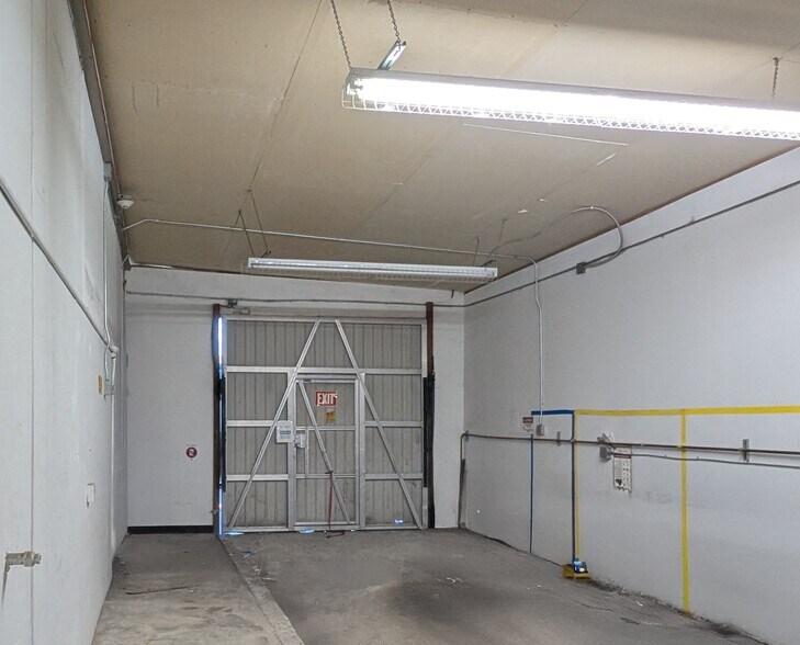 3401 Winona Ave, Burbank, CA à vendre - Photo du bâtiment - Image 3 de 36