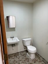 992 W Park Dr, Anderson, SC for lease Interior Photo- Image 2 of 7