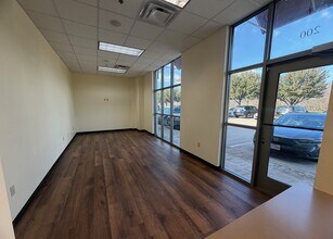 4800 Hedgcoxe Rd, Plano, TX à louer Photo intérieure- Image 1 de 20